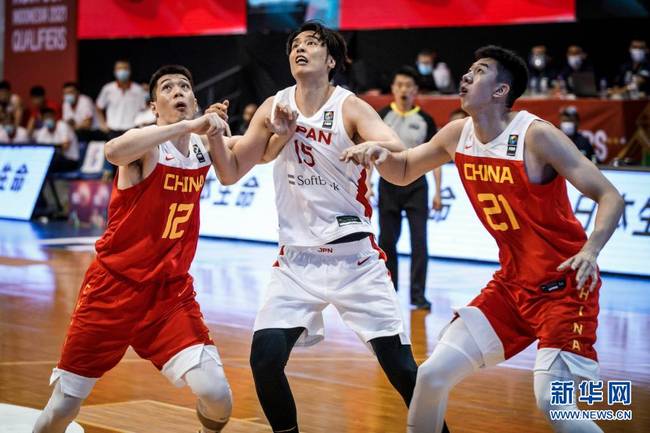 中国男足vs日本篮球