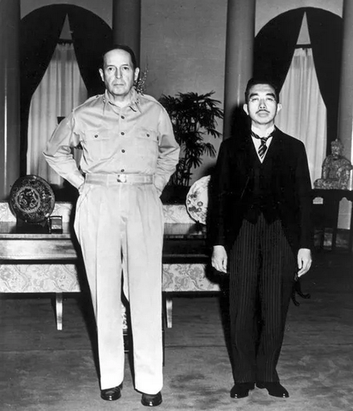 日本天皇vs希特勒的相关图片